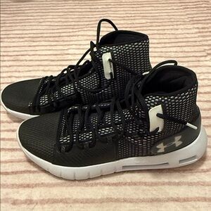 Men’s Under Armour Basketball Shoes SZ 11.5